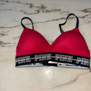 Victoria’s Secret Lightweight wear everywhere wireless Bra 32A red